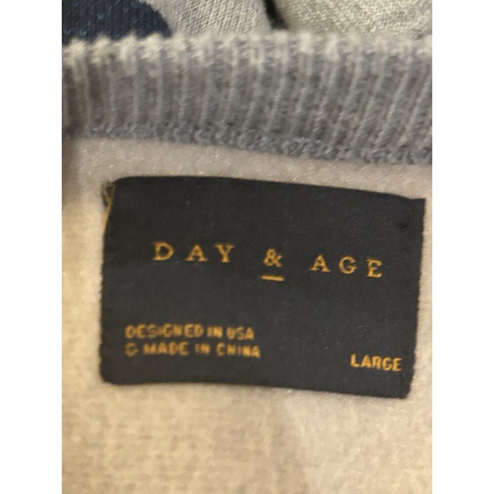 Day & Age Striped Sweater Men's size L - Picture 3 of 3